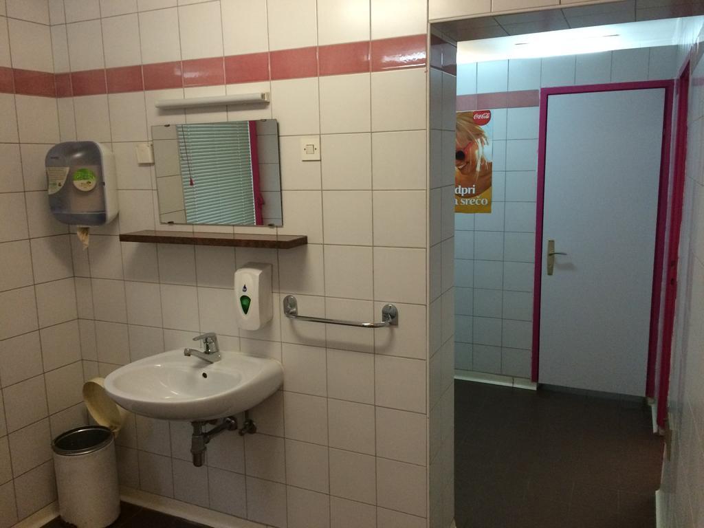 Simple Accommodation Vodmat Ljubljana Eksteriør billede